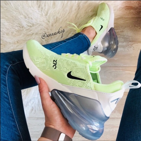 Nike Shoes - NWT Nike Air Max 270